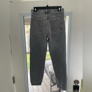 The Mom High Rise Jeans by Abercrombie & Fitch